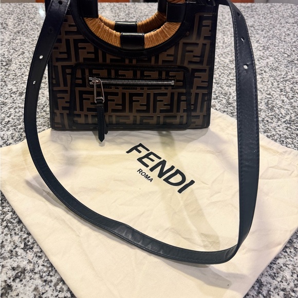 Fendi brown/black leather bag with bamboo tophandle. - Picture 4 of 5